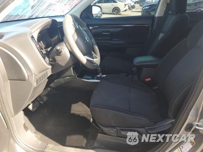 Zdjęcie 7 z 13 samochodu: 2020 MITSUBISHI OUTLANDER ES VIN:JA4AD2A32LZ046940 - miniatura