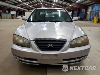 Piąte zdjęcie samochodu w środku: 2004 HYUNDAI ELANTRA GLS VIN:KMHDN46DX4U755901 - miniatura