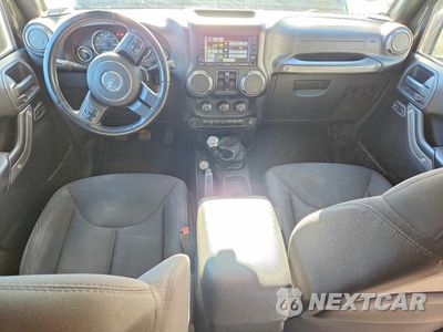 Zdjęcie 8 z 13 samochodu: 2016 JEEP WRANGLER UNLIMITED SPORT VIN:1C4BJWDG3GL107939 - miniatura