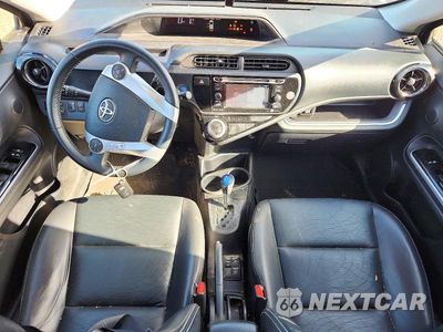 Zdjęcie 8 z 13 samochodu: 2016 TOYOTA PRIUS C FOUR VIN:JTDKDTB31G1135241 - miniatura
