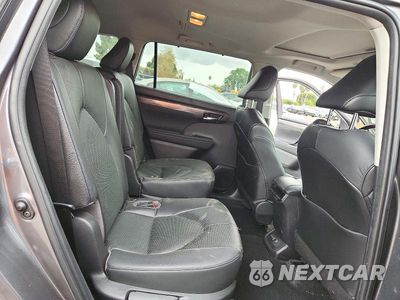 Zdjęcie 11 z 13 samochodu: 2023 TOYOTA HIGHLANDER HYBRID LIMITED VIN:5TDXBRCH8PS574660 - miniatura