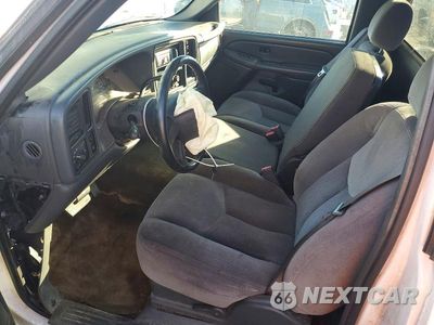 Zdjęcie 7 z 12 samochodu: 2006 GMC NEW SIERRA C1500 VIN:3GTEC14T56G136975 - miniatura