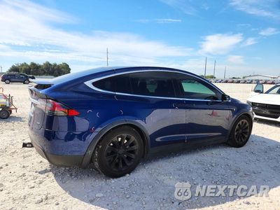 Trzecie zdjęcie samochodu z tyłu: 2017 TESLA MODEL X VIN:5YJXCBE23HF049959 - miniatura