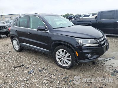 Czwarte zdjęcie samochodu z boku: 2015 VOLKSWAGEN TIGUAN S VIN:WVGAV7AX2FW568634 - miniatura