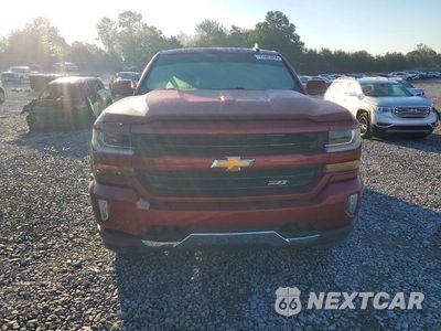 Piąte zdjęcie samochodu w środku: 2018 CHEVROLET SILVERADO K1500 LT VIN:3GCUKREC4JG459161 - miniatura