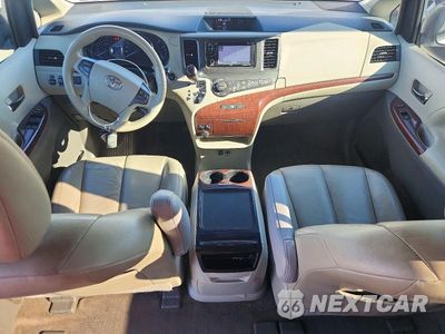 Zdjęcie 8 z 13 samochodu: 2014 TOYOTA SIENNA XLE 8-PASSENGER VIN:5TDYK3DC5ES511565 - miniatura