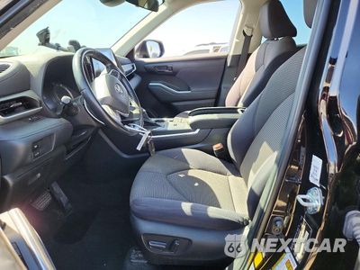 Zdjęcie 7 z 13 samochodu: 2022 TOYOTA HIGHLANDER LE VIN:5TDZZRAH6NS133890 - miniatura