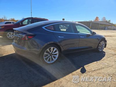 Trzecie zdjęcie samochodu z tyłu: 2019 TESLA MODEL 3 VIN:5YJ3E1EA5KF311207 - miniatura