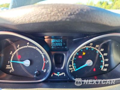 Zdjęcie 9 z 12 samochodu: 2014 FORD FIESTA SE VIN:3FADP4BJ7EM153432 - miniatura