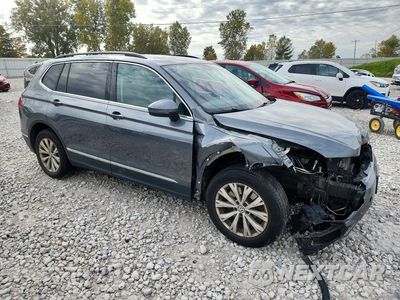 Czwarte zdjęcie samochodu z boku: 2018 VOLKSWAGEN TIGUAN SE VIN:3VV3B7AX1JM073339 - miniatura