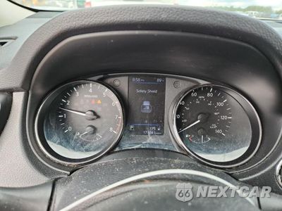 Zdjęcie 9 z 13 samochodu: 2018 NISSAN ROGUE SV VIN:KNMAT2MT5JP515581 - miniatura