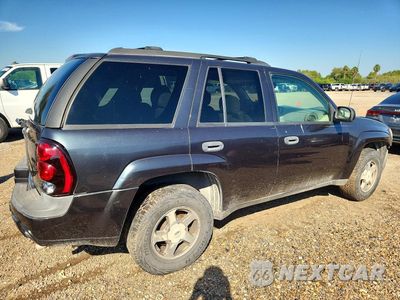 Trzecie zdjęcie samochodu z tyłu: 2006 CHEVROLET TRAILBLAZER LS VIN:1GNDT13S862108415 - miniatura
