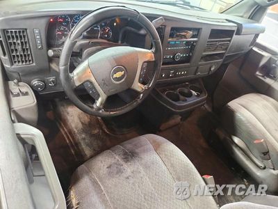 Zdjęcie 8 z 13 samochodu: 2019 CHEVROLET EXPRESS 2500 CARGO DELIVERY VAN VIN:1GCWGAFG0K1363010 - miniatura