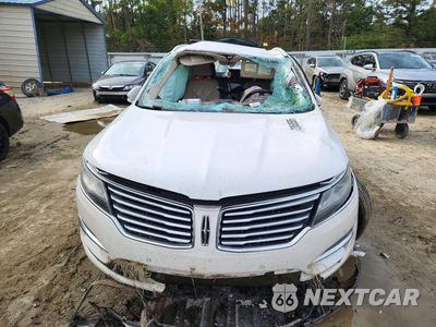 Piąte zdjęcie samochodu w środku: 2018 LINCOLN MKC RESERVE VIN:5LMTJ3DH8JUL04126 - miniatura