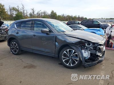 Czwarte zdjęcie samochodu z boku: 2023 MAZDA CX-5 PREMIUM PLUS VIN:JM3KFBEM6P0226799 - miniatura