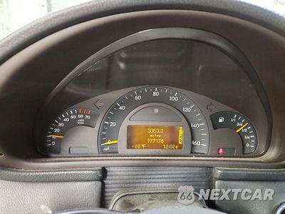 Zdjęcie 9 z 12 samochodu: 2003 MERCEDES-BENZ C 230K SPORT SEDAN VIN:WDBRF40J03F409993 - miniatura