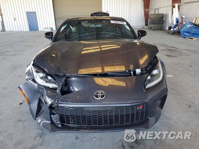 Piąte zdjęcie samochodu w środku: 2025 TOYOTA GR86 BASE VIN:JF1ZNBB10S8760935 - miniatura