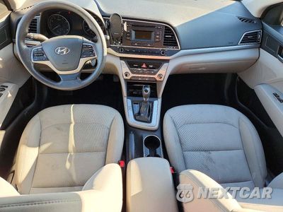 Zdjęcie 8 z 12 samochodu: 2017 HYUNDAI ELANTRA SE VIN:KMHD74LF3HU371447 - miniatura