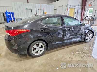 Trzecie zdjęcie samochodu z tyłu: 2013 HYUNDAI ELANTRA GLS VIN:5NPDH4AE6DH427381 - miniatura