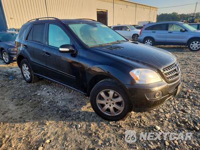 Czwarte zdjęcie samochodu z boku: 2007 MERCEDES-BENZ ML 350 VIN:4JGBB86E27A272375 - miniatura
