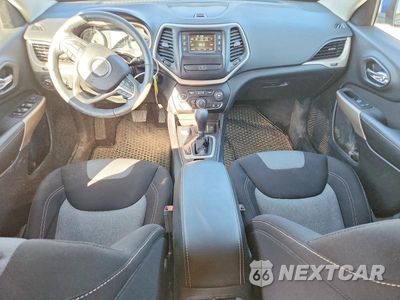 Zdjęcie 8 z 13 samochodu: 2018 JEEP CHEROKEE LATITUDE VIN:1C4PJMCX2JD547549 - miniatura