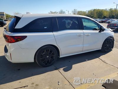 Trzecie zdjęcie samochodu z tyłu: 2025 HONDA ODYSSEY SPORT-L VIN:5FNRL6H79SB057465 - miniatura