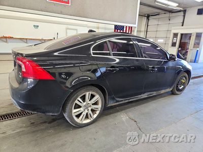 Trzecie zdjęcie samochodu z tyłu: 2011 VOLVO S60 T6 VIN:YV1902FH3B2005050 - miniatura