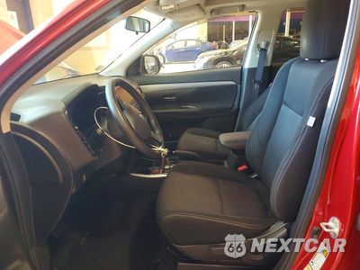 Zdjęcie 13 z 26 samochodu: 2018 MITSUBISHI OUTLANDER SE VIN:JA4AD3A3XJZ059910 - miniatura