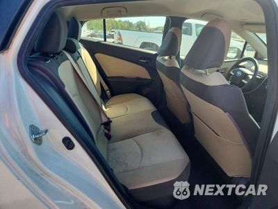 Zdjęcie 10 z 12 samochodu: 2016 TOYOTA PRIUS TWO VIN:JTDKBRFUXG3516084 - miniatura