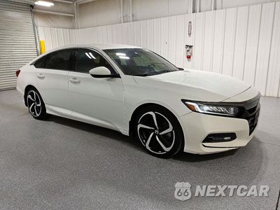 Czwarte zdjęcie samochodu z boku: 2018 HONDA ACCORD SPORT VIN:1HGCV1F32JA171965 - miniatura