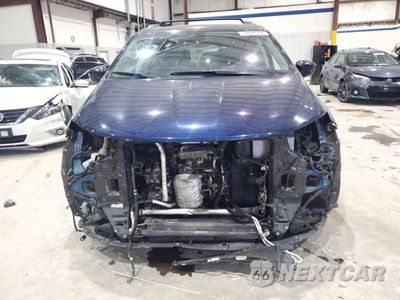 Piąte zdjęcie samochodu w środku: 2019 CHRYSLER PACIFICA TOURING L VIN:2C4RC1BG6KR554537 - miniatura