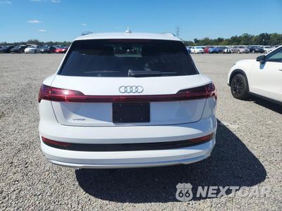 Zdjęcie 6 z 13 samochodu: 2019 AUDI E-TRON PRESTIGE VIN:WA1VAAGE1KB024979 - miniatura