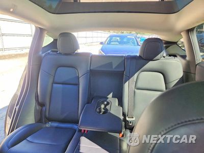 Zdjęcie 10 z 13 samochodu: 2022 TESLA MODEL Y VIN:7SAYGDEF5NF505465 - miniatura