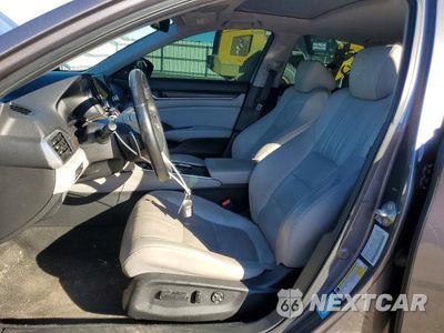 Zdjęcie 7 z 12 samochodu: 2018 HONDA ACCORD TOURING VIN:1HGCV1F97JA062521 - miniatura