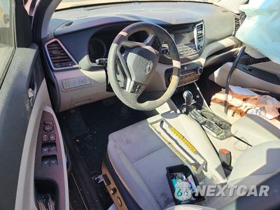 Zdjęcie 8 z 12 samochodu: 2017 HYUNDAI TUCSON SE VIN:KM8J3CA42HU475227 - miniatura
