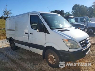 Czwarte zdjęcie samochodu z boku: 2012 MERCEDES-BENZ SPRINTER 2500 DELIVERY VAN VIN:WD3PE7CC8C5610471 - miniatura