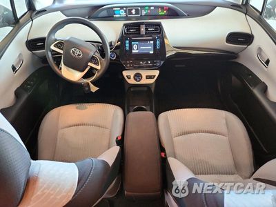 Zdjęcie 8 z 12 samochodu: 2018 TOYOTA PRIUS TWO VIN:JTDKBRFU3J3589918 - miniatura