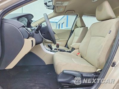 Zdjęcie 7 z 12 samochodu: 2016 HONDA ACCORD LX VIN:1HGCR2F39GA123088 - miniatura