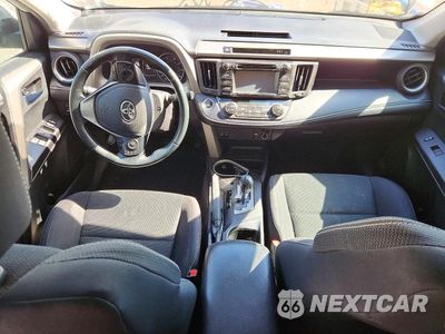 Zdjęcie 8 z 13 samochodu: 2018 TOYOTA RAV4 XLE VIN:2T3RFREV7JW762396 - miniatura