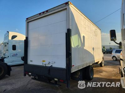Trzecie zdjęcie samochodu z tyłu: 2001 FORD ECONOLINE E350 SUPER DUTY CUTAWAY VAN VIN:1FDWE35L51HA24437 - miniatura