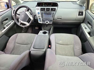 Zdjęcie 8 z 13 samochodu: 2012 TOYOTA PRIUS V THREE VIN:JTDZN3EU0C3058683 - miniatura