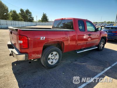 Trzecie zdjęcie samochodu z tyłu: 2011 CHEVROLET SILVERADO K1500 LT VIN:1GCRKSE38BZ404372 - miniatura