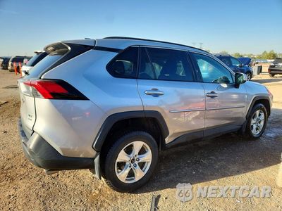 Trzecie zdjęcie samochodu z tyłu: 2019 TOYOTA RAV4 XLE VIN:2T3P1RFV4KW052006 - miniatura