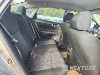 Zdjęcie 10 z 12 samochodu: 2019 NISSAN SENTRA SV VIN:3N1AB7AP0KY323253 - miniatura