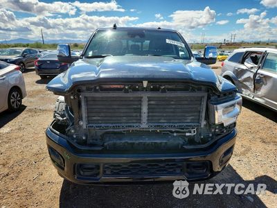 Piąte zdjęcie samochodu w środku: 2024 RAM 2500 LARAMIE VIN:3C6UR5NL5RG375907 - miniatura