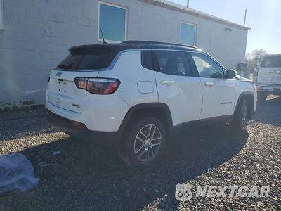 Trzecie zdjęcie samochodu z tyłu: 2018 JEEP COMPASS LATITUDE VIN:3C4NJDBB7JT232673 - miniatura