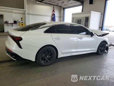 Trzecie zdjęcie samochodu z tyłu: 2025 KIA K5 LXS VIN:KNAG24J78S5286226 - miniatura