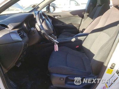 Zdjęcie 7 z 13 samochodu: 2018 TOYOTA C-HR XLE PREMIUM VIN:NMTKHMBX0JR003318 - miniatura