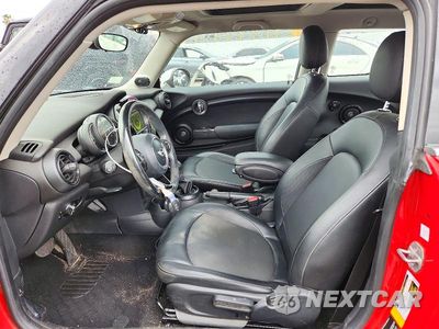 Zdjęcie 7 z 12 samochodu: 2017 MINI COOPER VIN:WMWXP5C51H3B77634 - miniatura