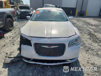 Piąte zdjęcie samochodu w środku: 2019 CHRYSLER 300 TOURING VIN:2C3CCAAG2KH590002 - miniatura